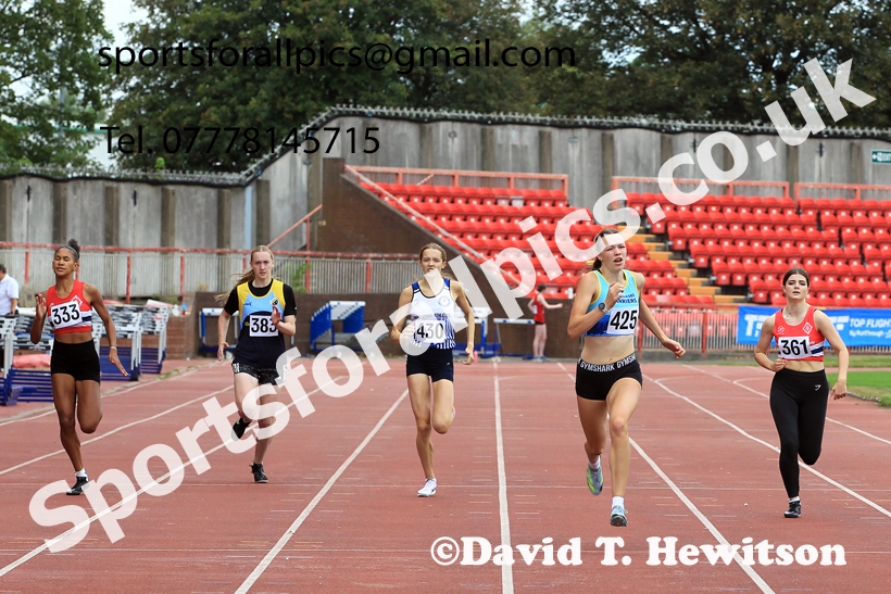 300 metres, Gateshead Tartan Games.  Photo: David T. Hewitson/Sports for All Pics